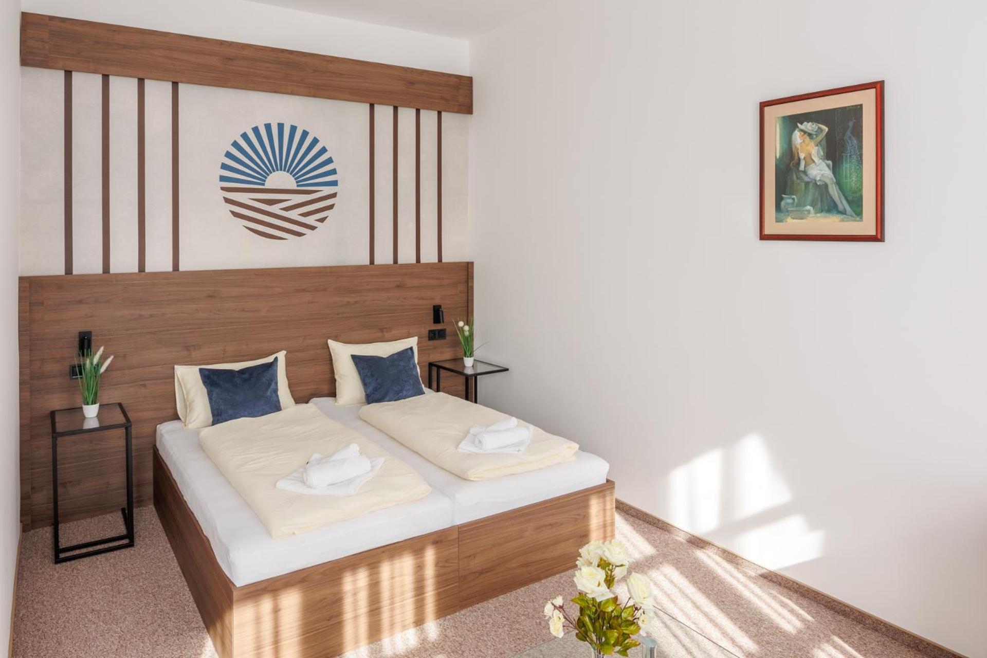 100 Eves Fogado Bed and Breakfast Szatymaz Eksteriør billede