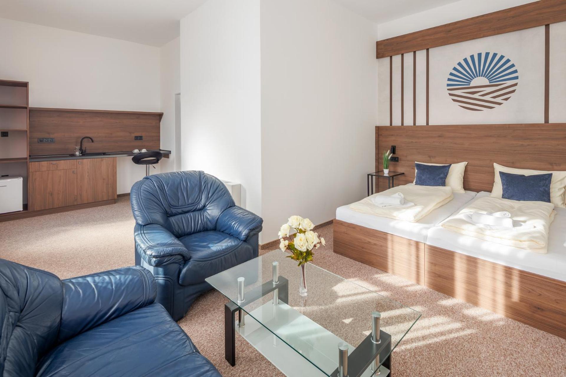 100 Eves Fogado Bed and Breakfast Szatymaz Eksteriør billede